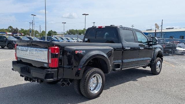 2026 Ford F-450 Super Duty Platinum