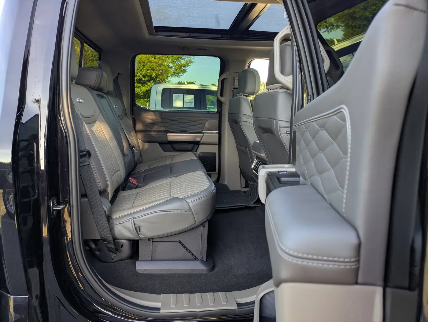 2025 Ford F-450 - $101,740