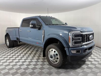 2023 Ford F-450 Super Duty 4X4 Limited 4DR Crew Cab 8 FT. LB DRW Pickup