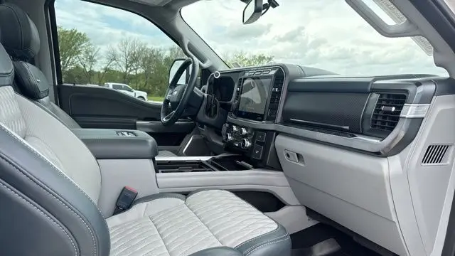 2023 Ford F-450 Super Duty King Ranch