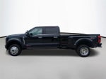 2025 F-450 Super Duty Thumbnail 2