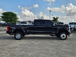 2025 F-450 Super Duty Thumbnail 2