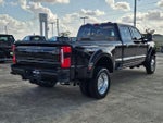 2025 F-450 Super Duty Thumbnail 3