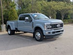2025 F-450 Super Duty Thumbnail 2