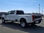 2025 F-450 Super Duty Thumbnail 4