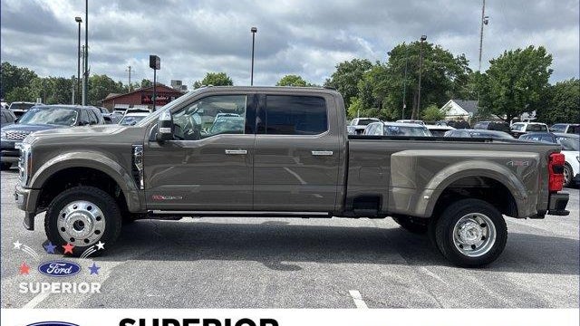 2026 Ford F-450 Super Duty Platinum