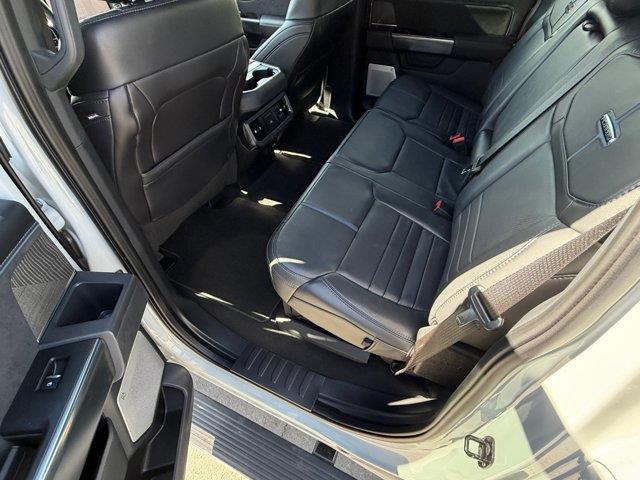 2025 Ford F-450 - $100,000