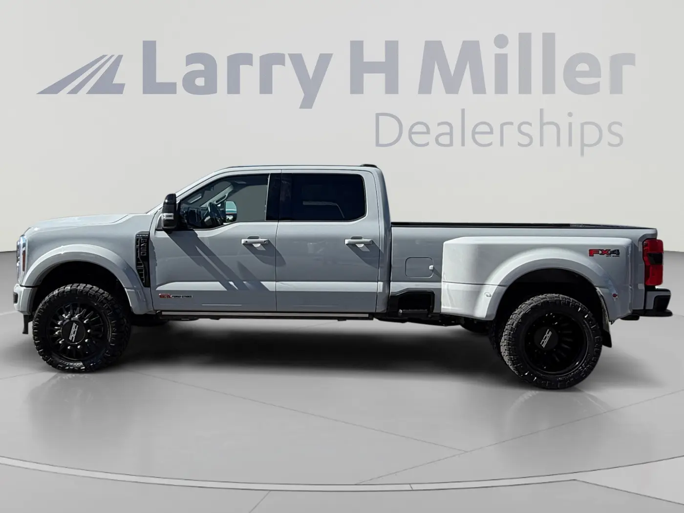 2025 Ford F-450 - $100,000