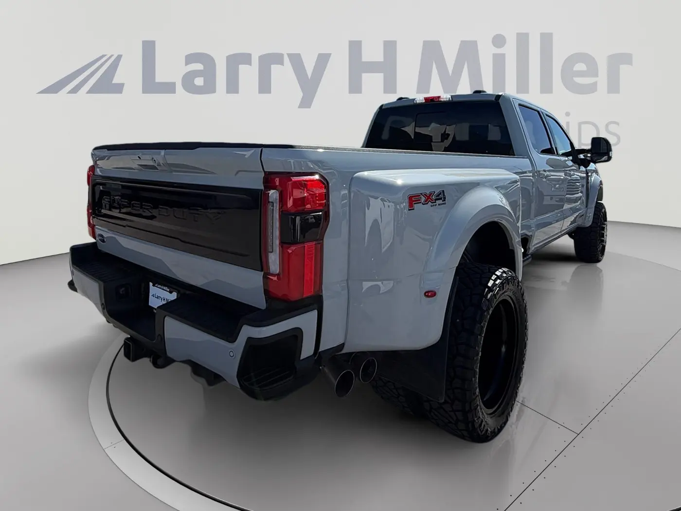2025 Ford F-450 - $100,000