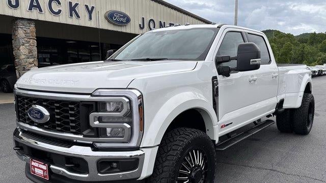 2026 Ford F-450 Super Duty Platinum