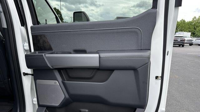 2026 Ford F-450 Super Duty Platinum