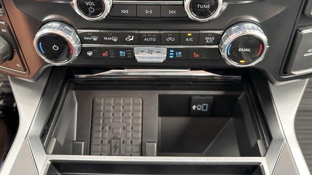 2026 Ford F-450 Super Duty Platinum