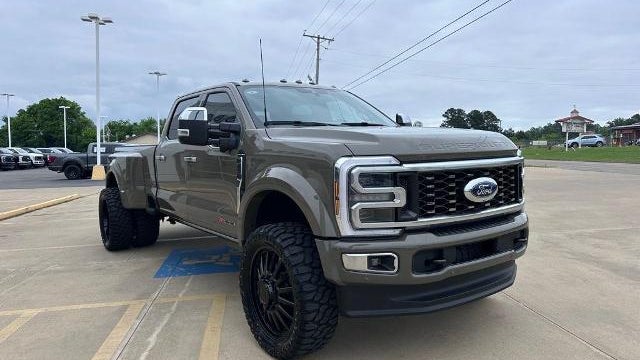2026 Ford F-450 Super Duty Lariat