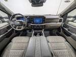 2025 F-450 Super Duty Thumbnail 2