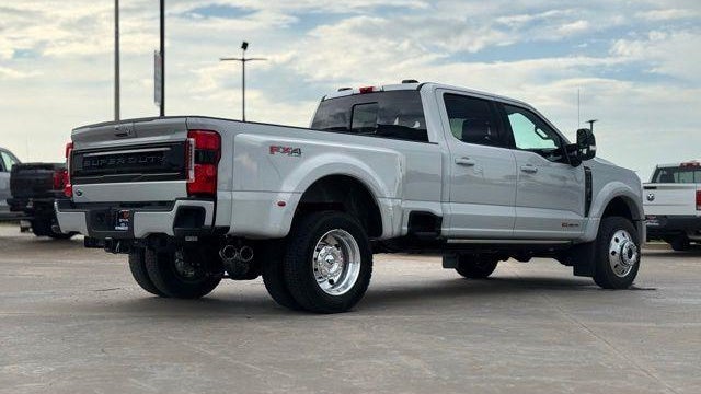 2026 Ford F-450 Super Duty Platinum
