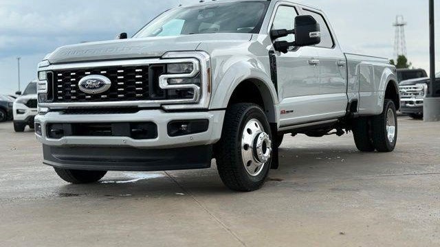 2026 Ford F-450 Super Duty Platinum