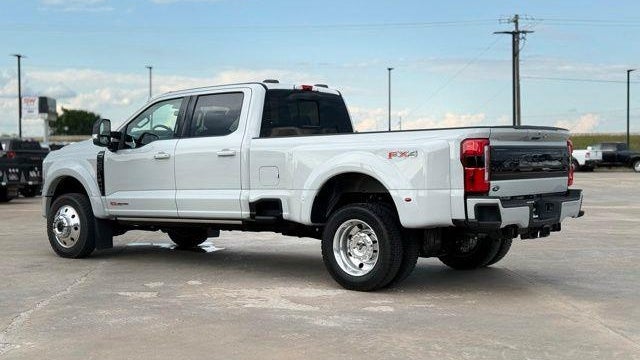 2026 Ford F-450 Super Duty Platinum