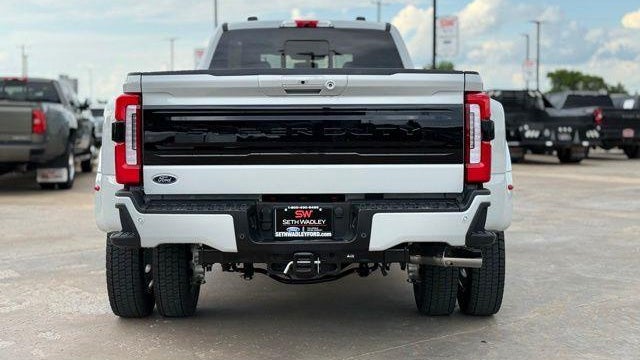 2026 Ford F-450 Super Duty Platinum