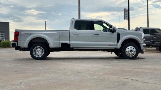 2026 Ford F-450 Super Duty Platinum