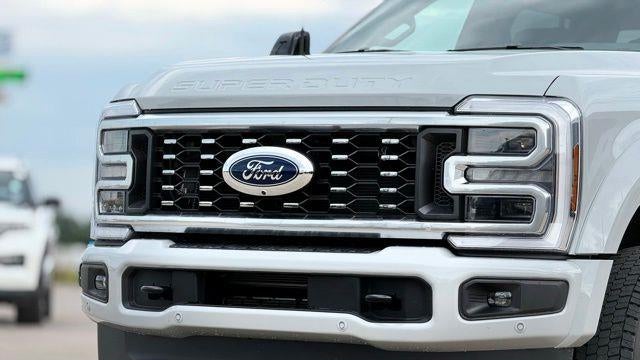2026 Ford F-450 Super Duty Platinum