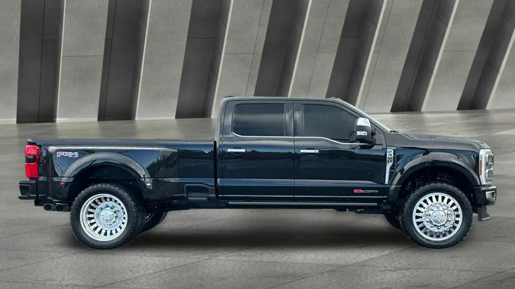 2025 Ford F-450 Super Duty XLT