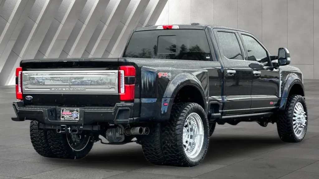2025 Ford F-450 Super Duty XLT