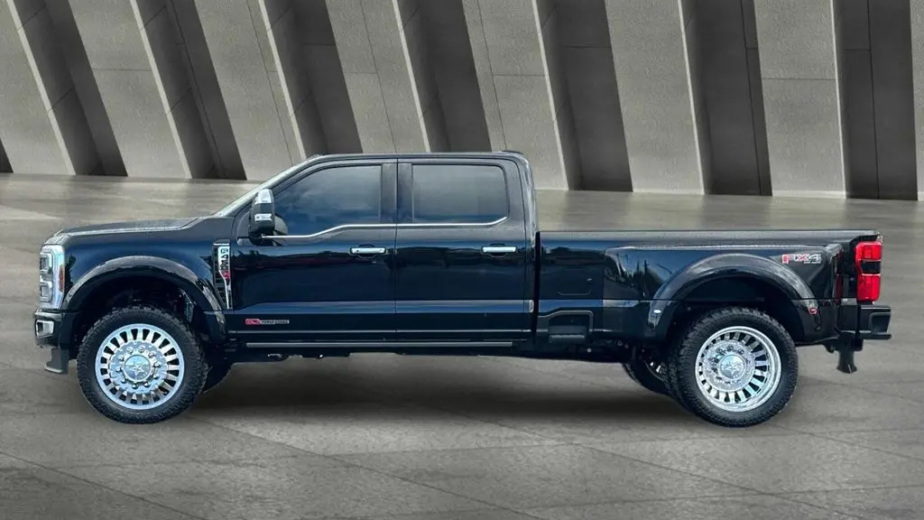 2025 Ford F-450 Super Duty XLT