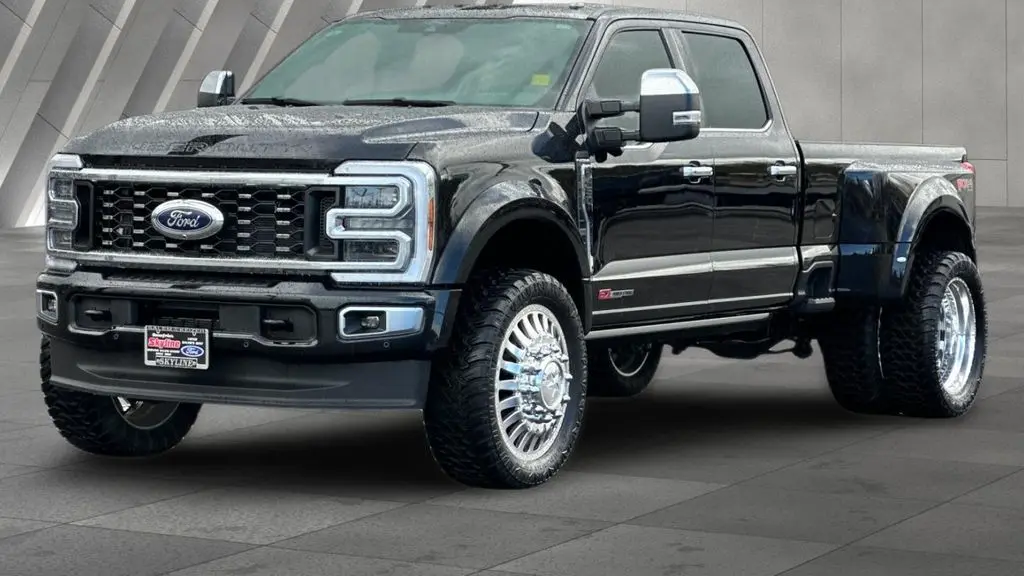 2025 Ford F-450 Super Duty XLT