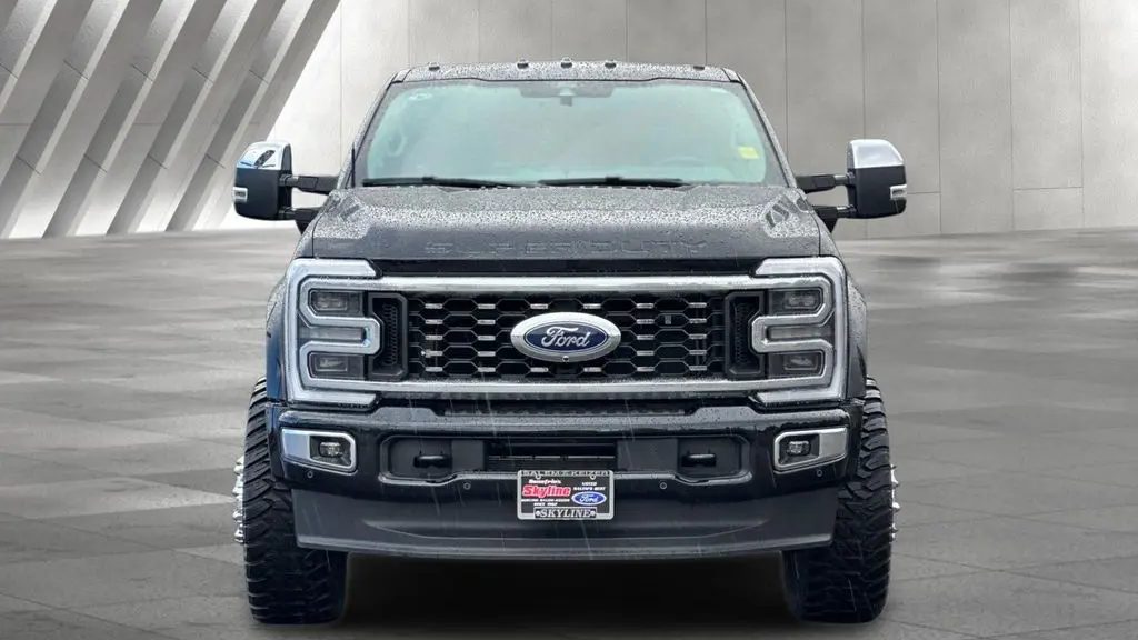 2025 Ford F-450 Super Duty XLT