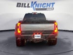 2025 F-450 Super Duty Thumbnail 4