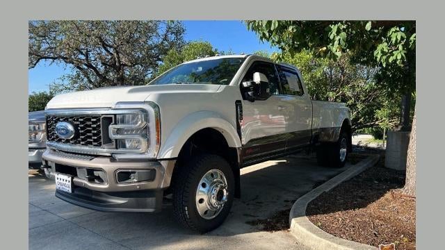 2023 Ford F-450 Super Duty King Ranch