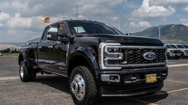 2024 Ford F-450 Super Duty Platinum