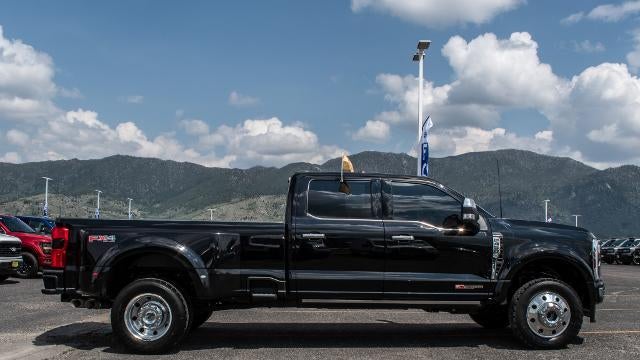 2024 Ford F-450 Super Duty Platinum