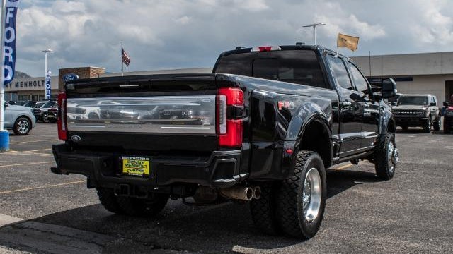 2024 Ford F-450 Super Duty Platinum