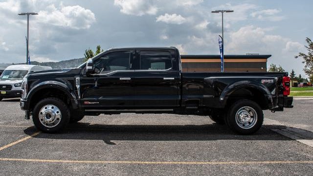 2024 Ford F-450 Super Duty Platinum