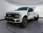 2025 F-450 Super Duty Thumbnail 1