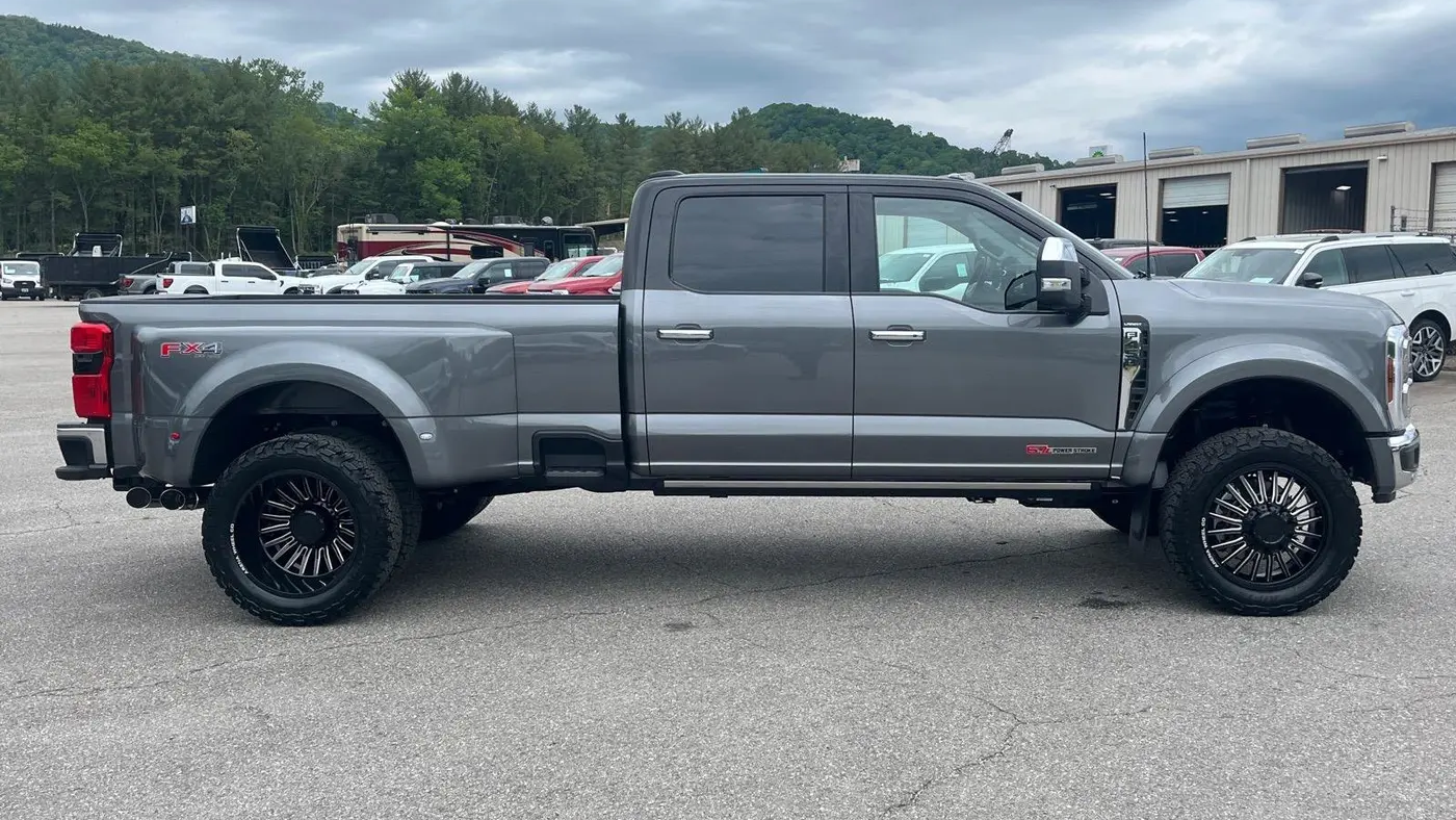 2025 Ford F-450 Super Duty King Ranch