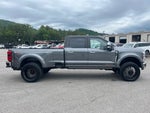 2025 F-450 Super Duty Thumbnail 2