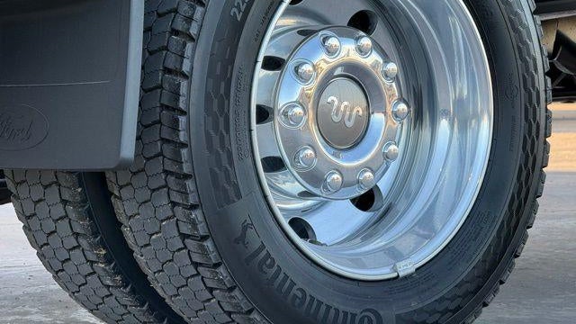 2026 Ford F-450 Super Duty Platinum