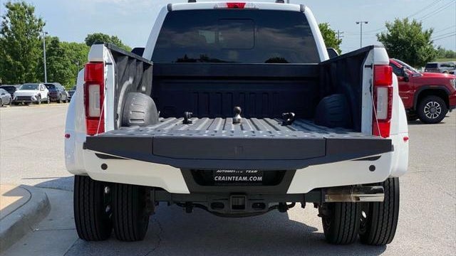 2022 Ford F-450 Super Duty Platinum