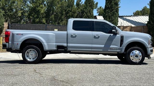 2025 Ford F-450 Super Duty XLT