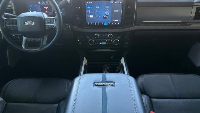 2025 Ford F-450 Super Duty XLT