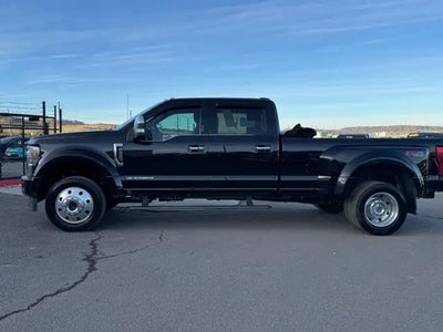 2022 Ford F-450 Super Duty 4X4 Platinum 4DR Crew Cab 8 FT. LB DRW Pickup