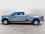 2023 F-450 Super Duty Thumbnail 2