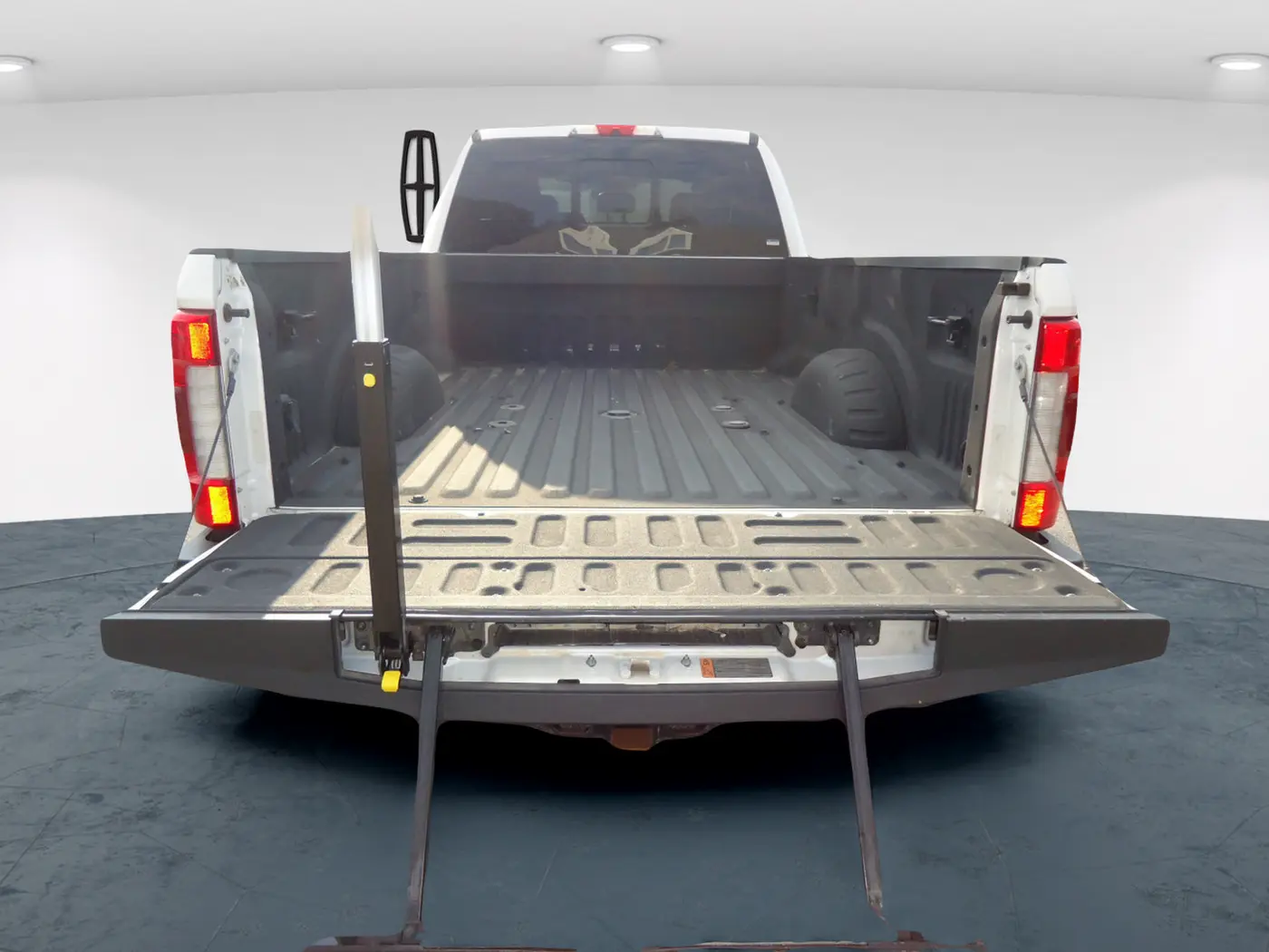 2018 Ford F-450 - $72,900