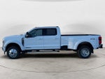 2025 F-450 Super Duty Thumbnail 2
