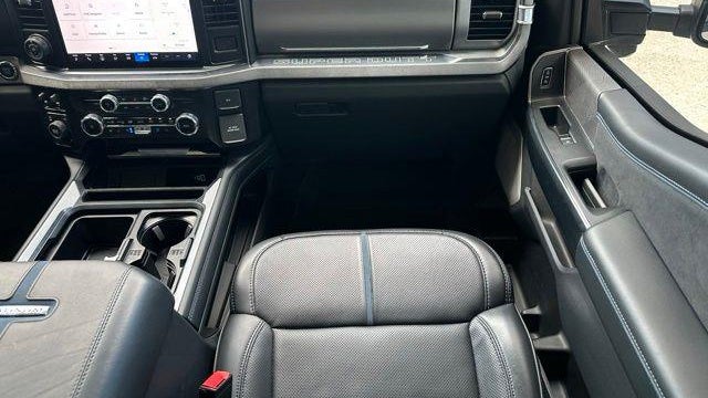 2025 Ford F-450 Super Duty XLT