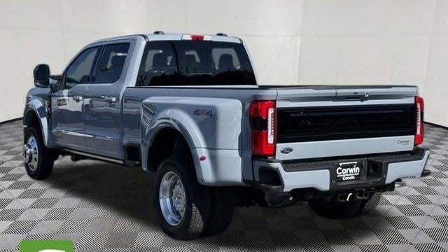 2026 Ford F-450 Super Duty Platinum