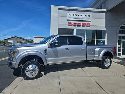2022 Ford F-450 Super Duty 4X4 Lariat 4DR Crew Cab 8 FT. LB DRW Pickup