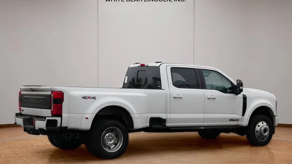 2025 Ford F-450 Super Duty XLT